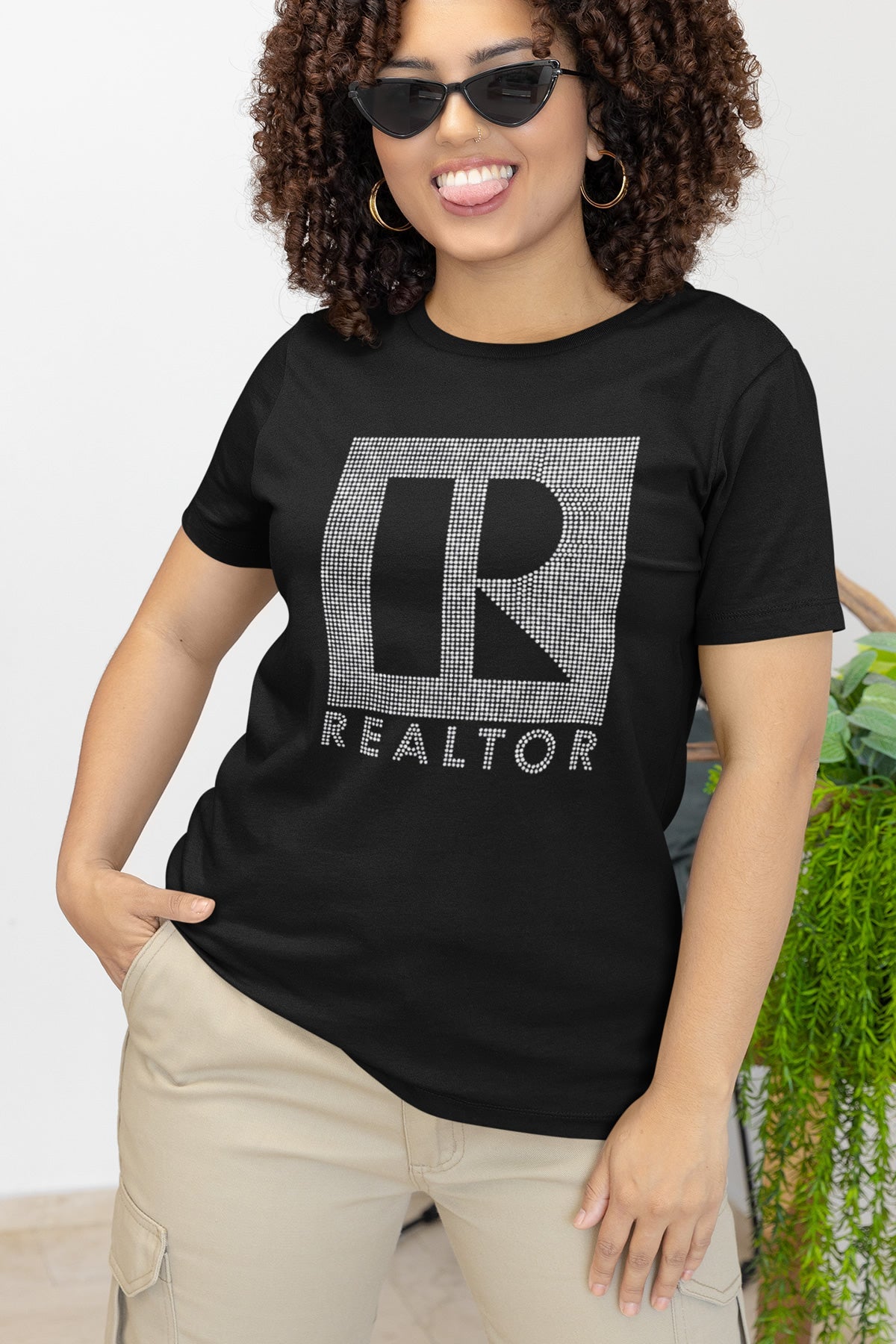 REALTOR Rhinestone T-shirt; "R"; Design REALTOR-1