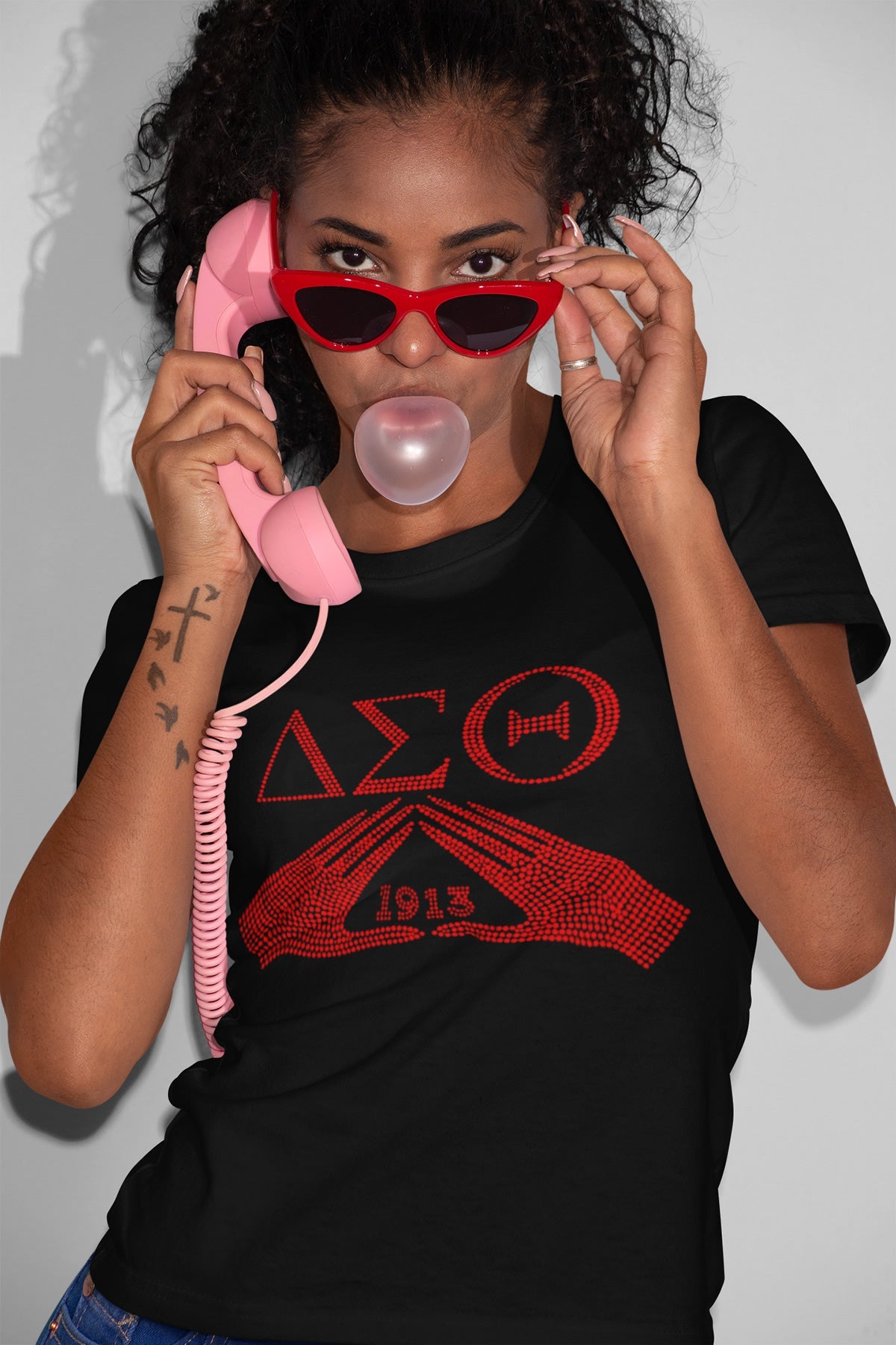 DST 1913 Hands Rhinestone T-shirt; Delta Sigma Theta, Greek; Design-DS5