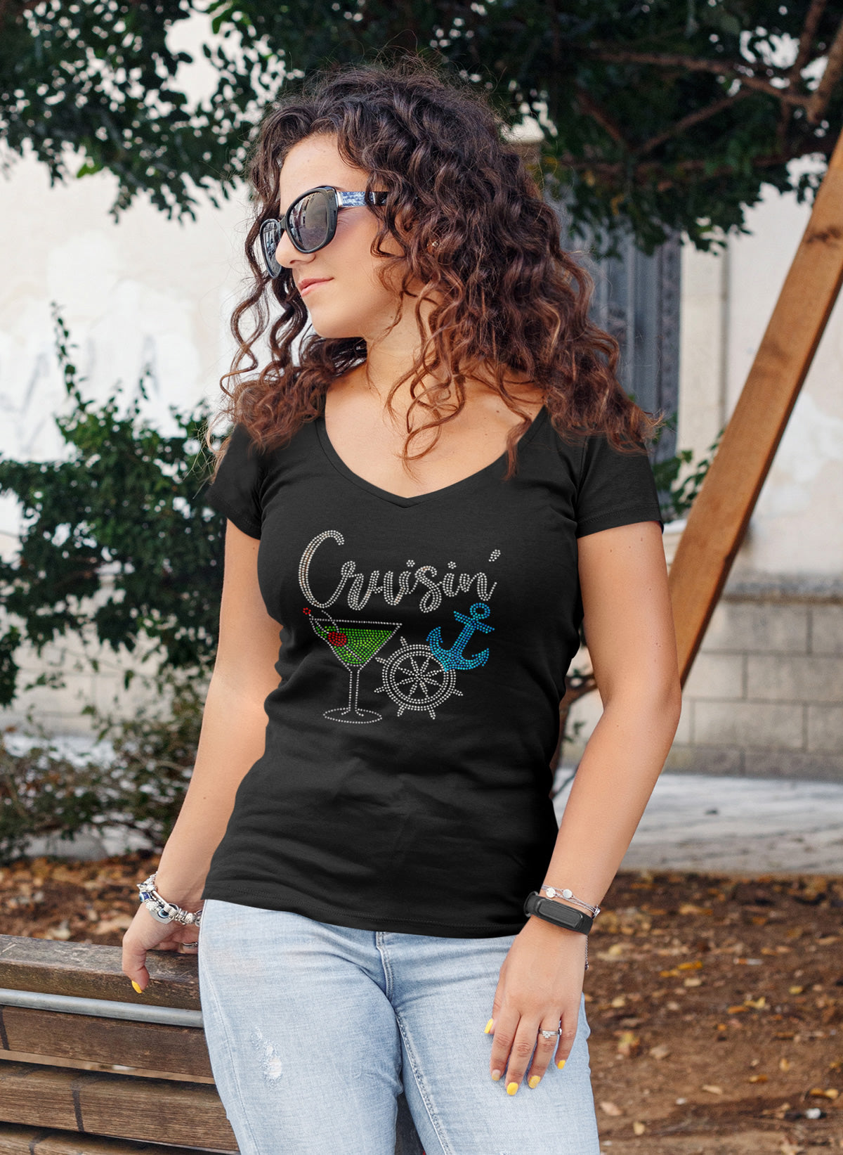 Cruisin' Colorful Rhinestone T-shirt; cruise, anchor, wheel, glass; Large design; Design-CRU3